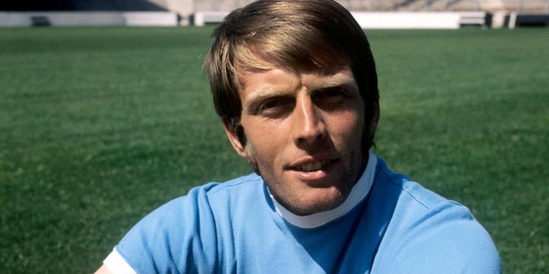 Alan Oakes là cái tên trung thành với màu áo xanh da trời nhất khi ra sân 676 lần